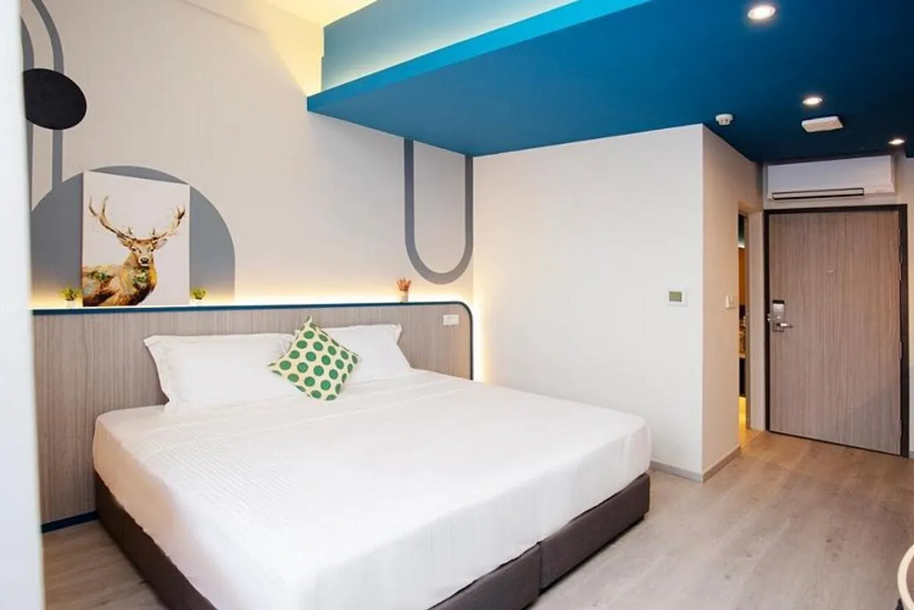 Coliwoo Hotel Pasir Panjang - CoLiving — rooms and atmosphere