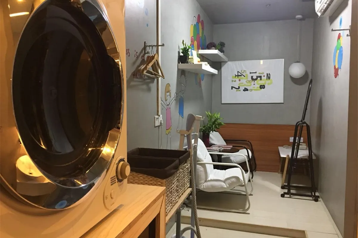 Colour Inn (Shenzhen Dongmen) — rooms and atmosphere