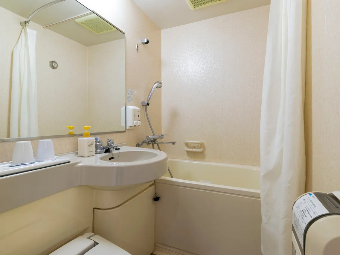 Comfort Hotel Osaka Shinsaibashi — rooms and atmosphere