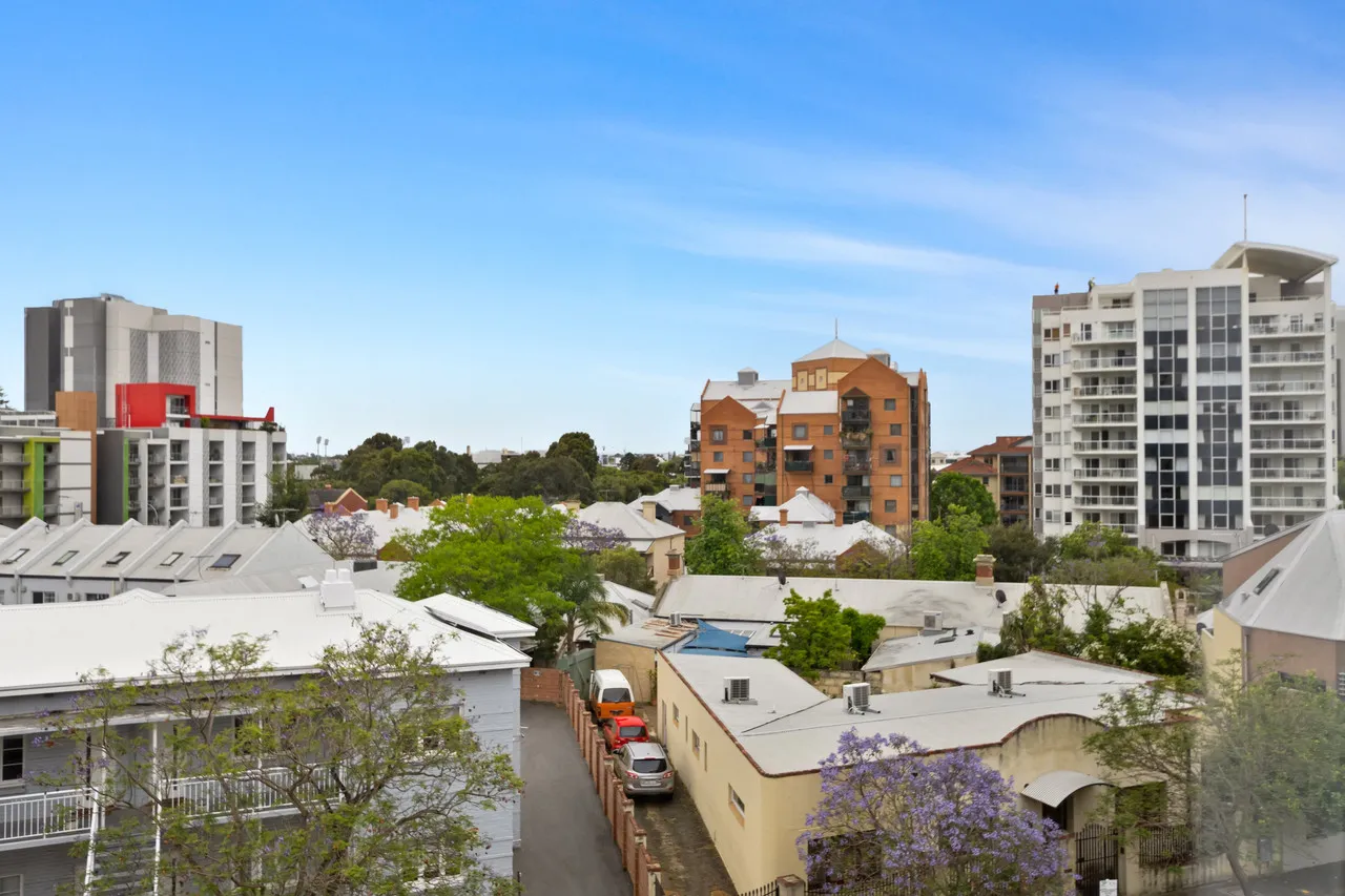 Comfort Hotel Perth City — rooms and atmosphere