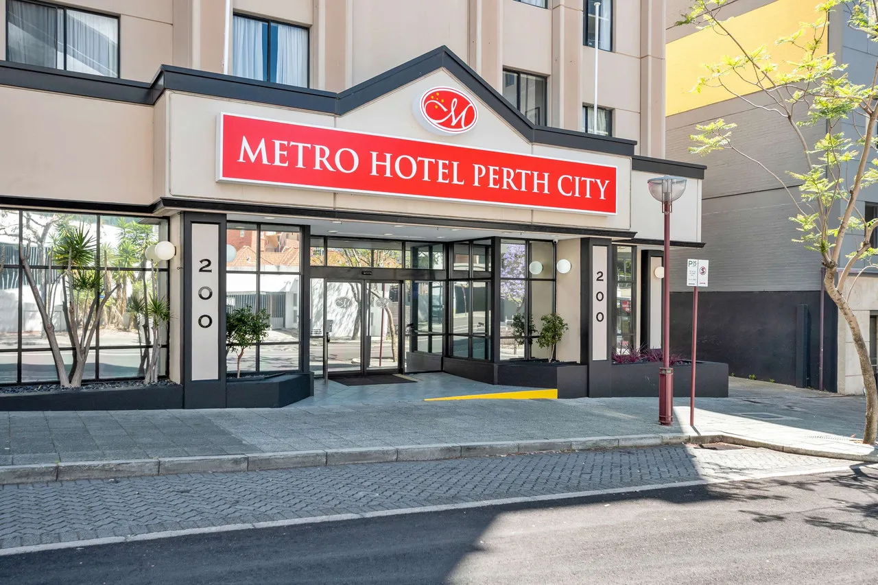 Comfort Hotel Perth City — rooms and atmosphere