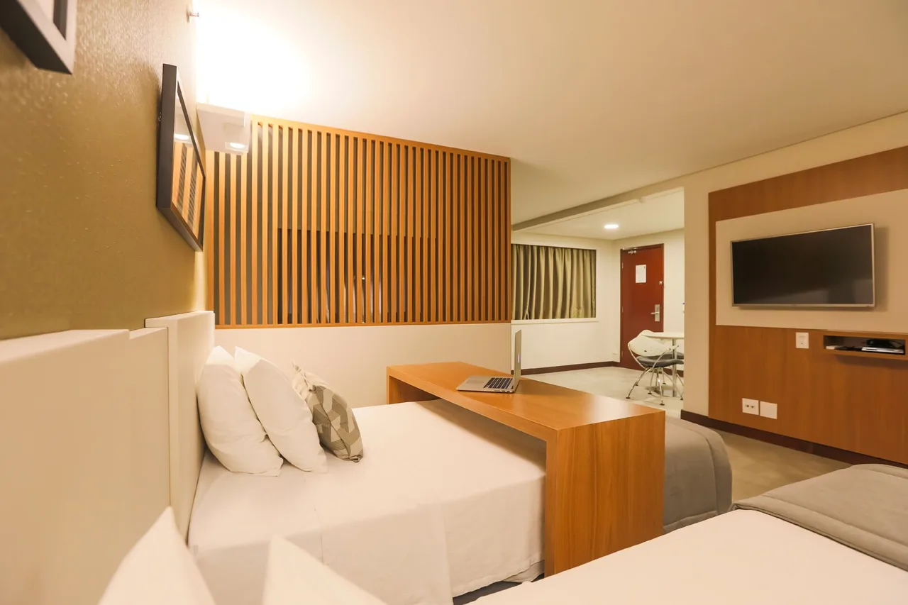 Comfort Suites Brasília — rooms and atmosphere