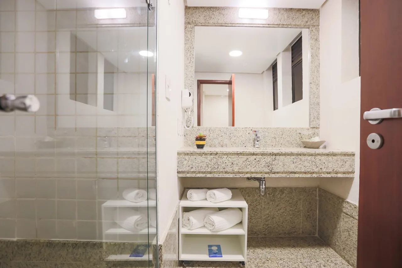 Comfort Suites Brasília — rooms and atmosphere
