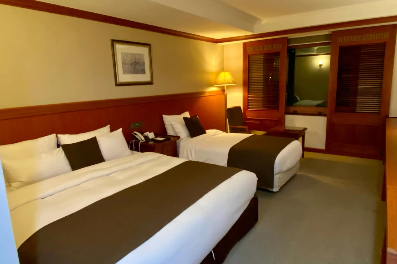Commodore Hotel Gyeongju — rooms and atmosphere