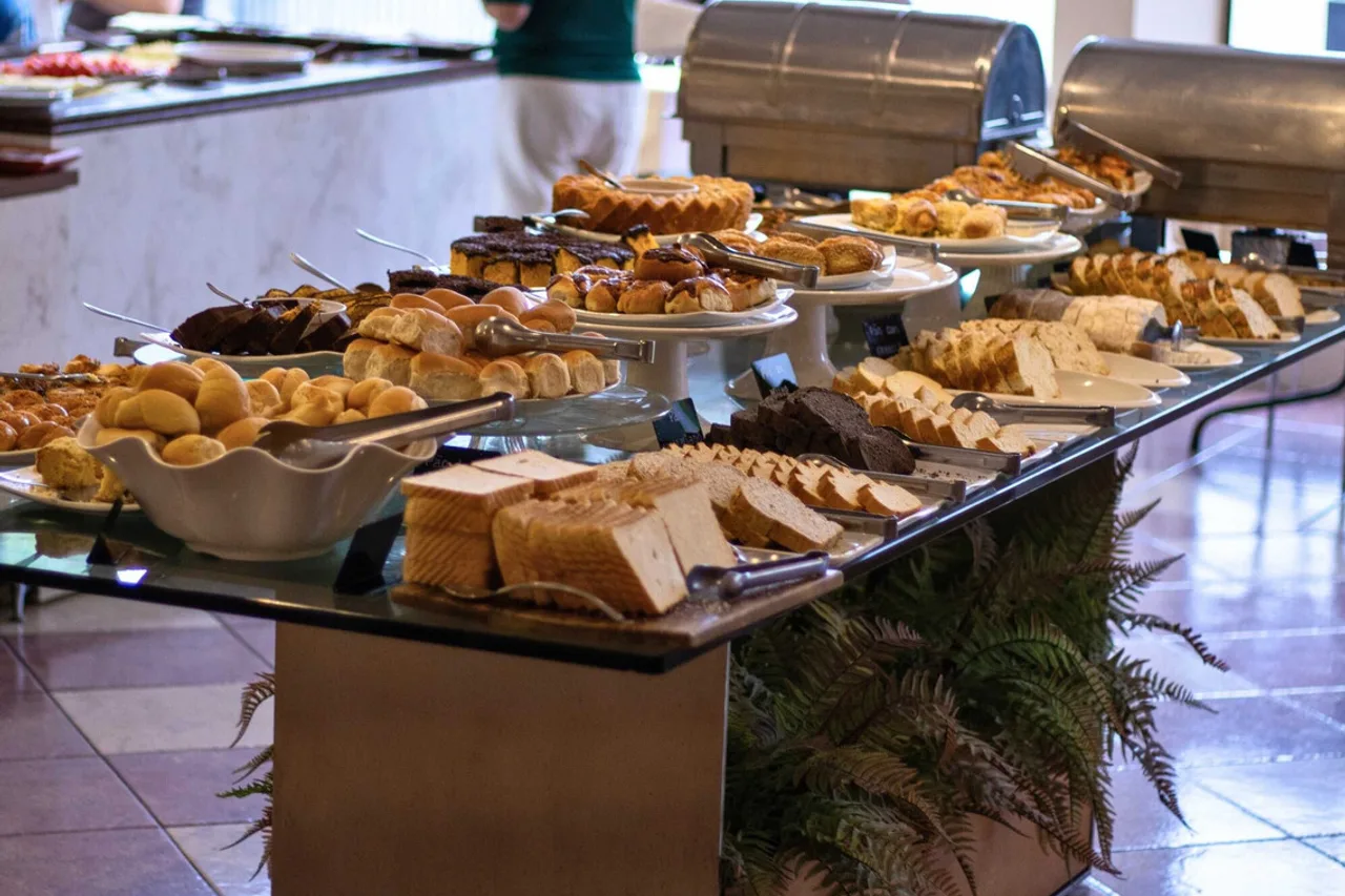 Continental Inn — ภาพห้องพักและบรรยากาศ
