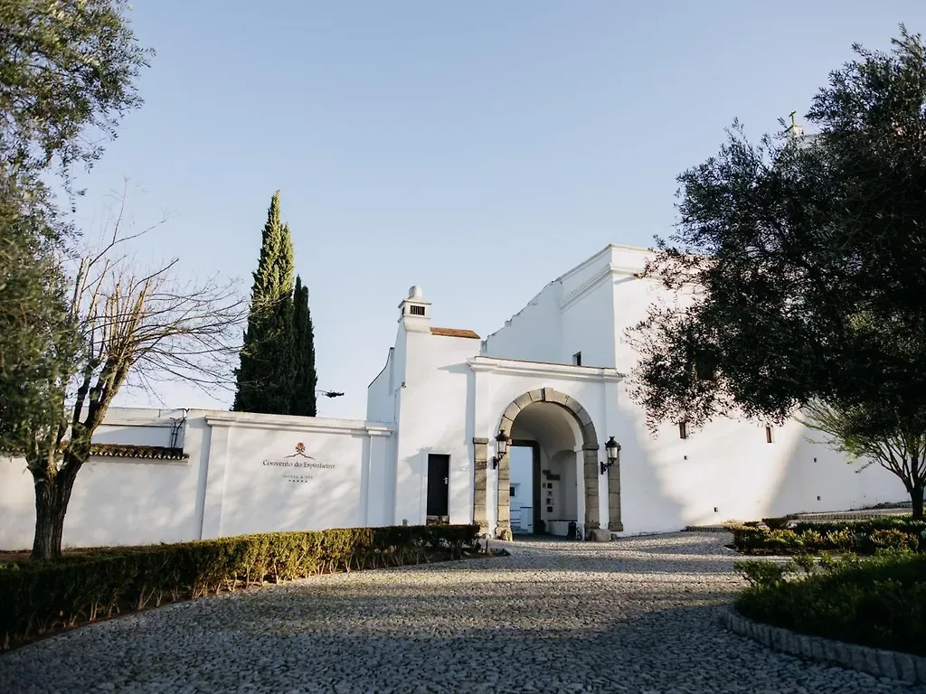 Convento do Espinheiro, Historic Hotel & Spa — ภาพห้องพักและบรรยากาศ