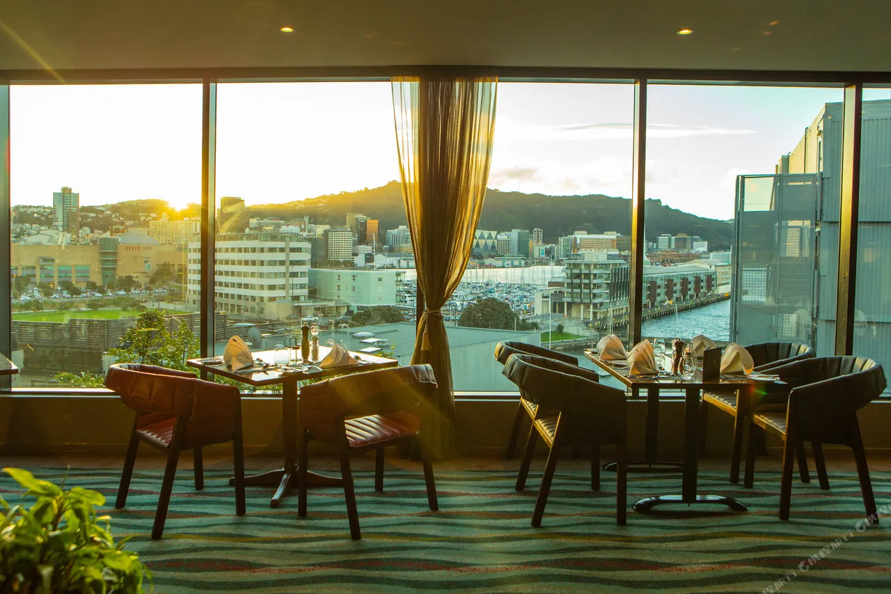 Copthorne Hotel Wellington Oriental Bay — rooms and atmosphere