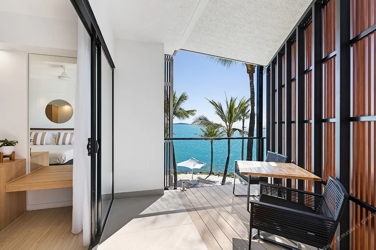 Coral Sea Resort — rooms and atmosphere