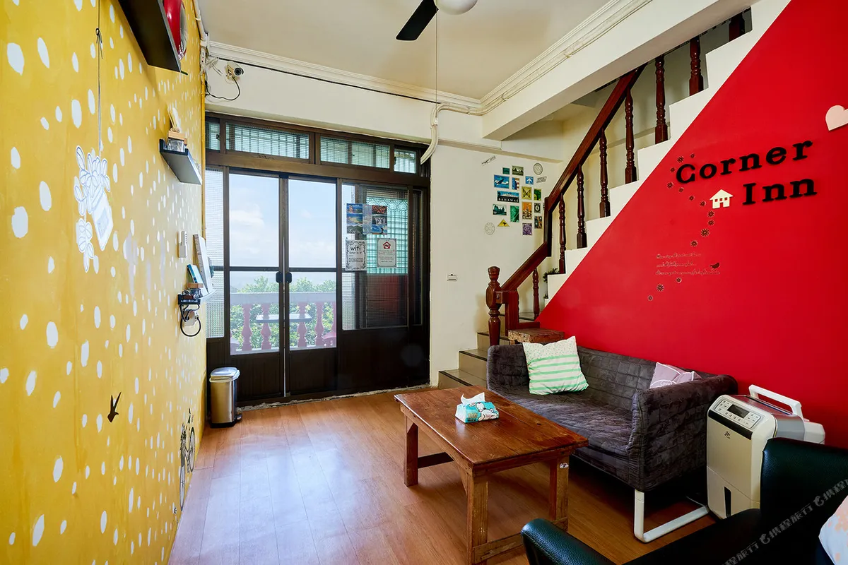 Corner Inn Jiufen — rooms and atmosphere