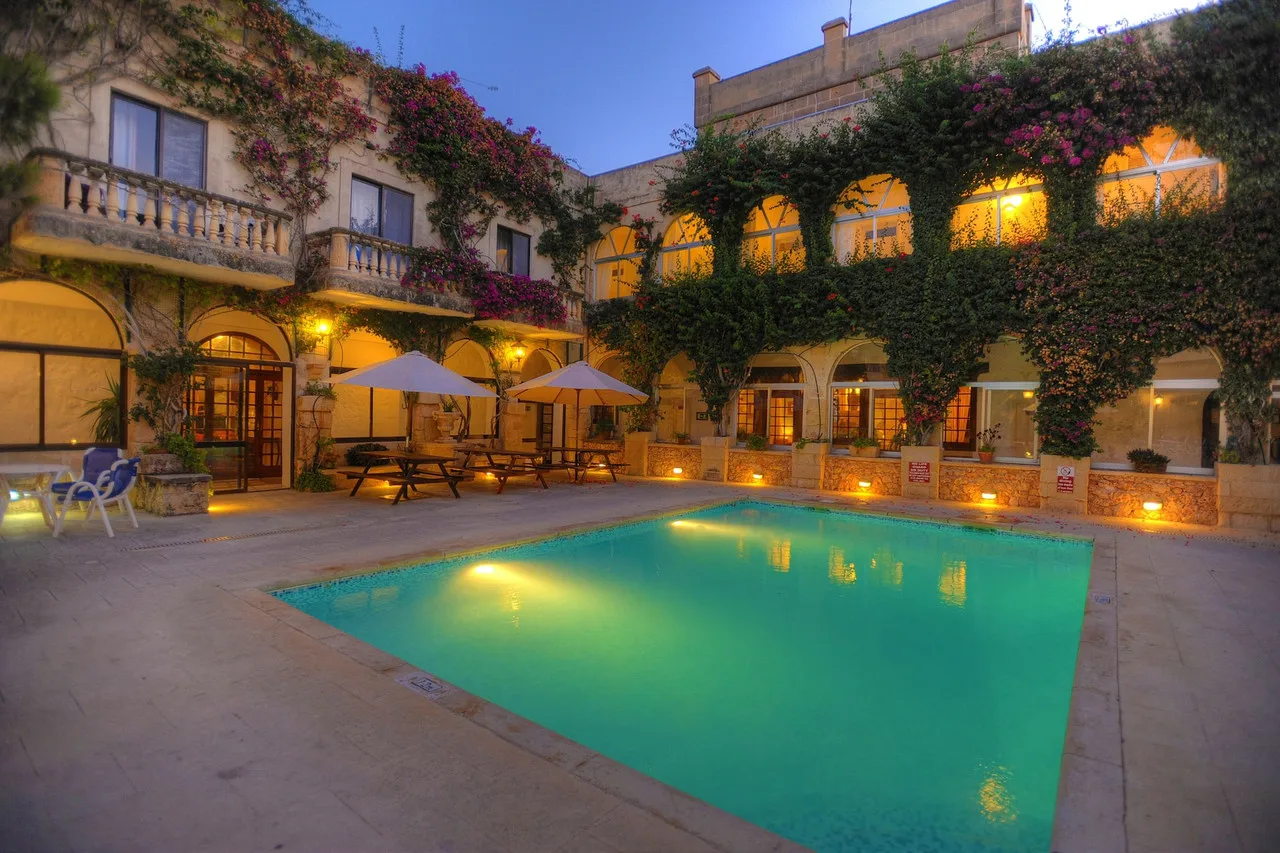 Cornucopia Hotel — ภาพห้องพักและบรรยากาศ