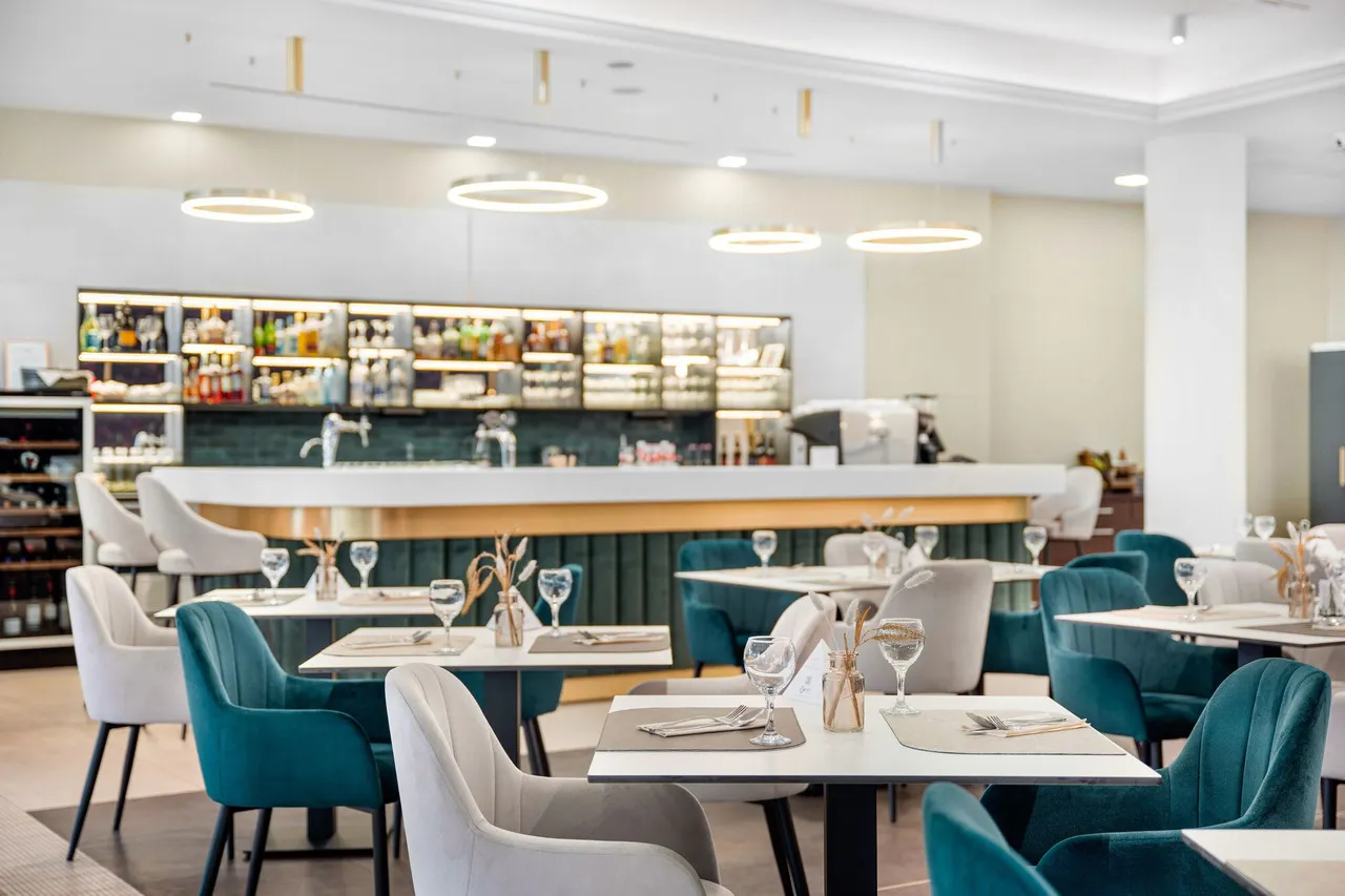 Corso Hotel Pécs — rooms and atmosphere