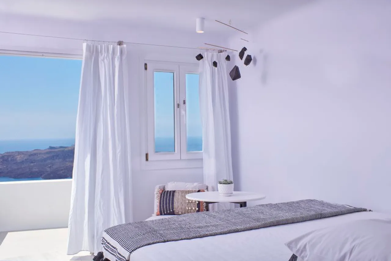 Cosmopolitan Suites - Small Luxury Hotels of the World — rooms and atmosphere