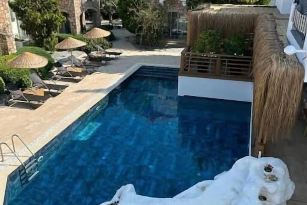 Costa Sariyaz Hotel Bodrum — rooms and atmosphere