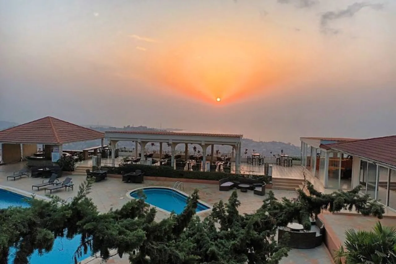 The Country Lodge Hotel — rooms and atmosphere