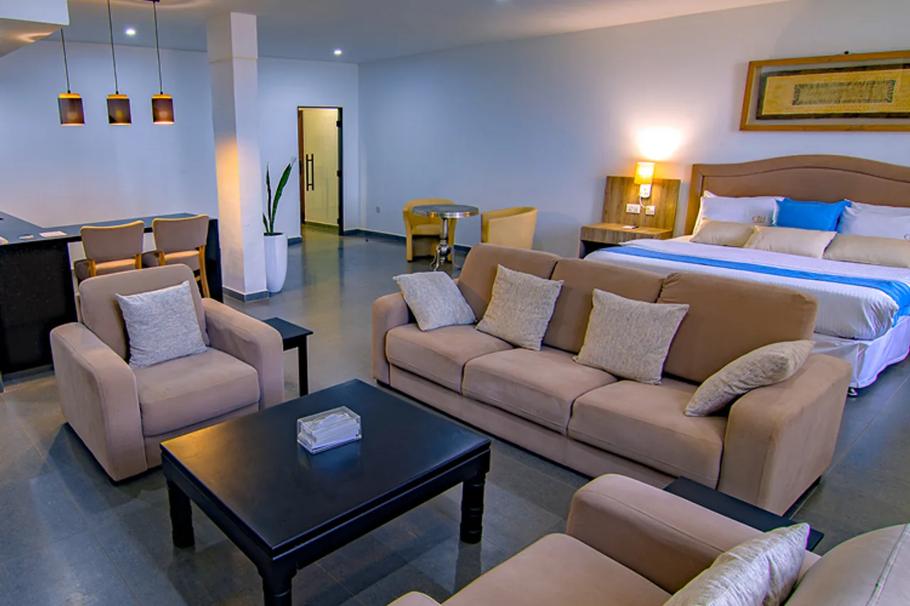The Country Lodge Hotel — rooms and atmosphere