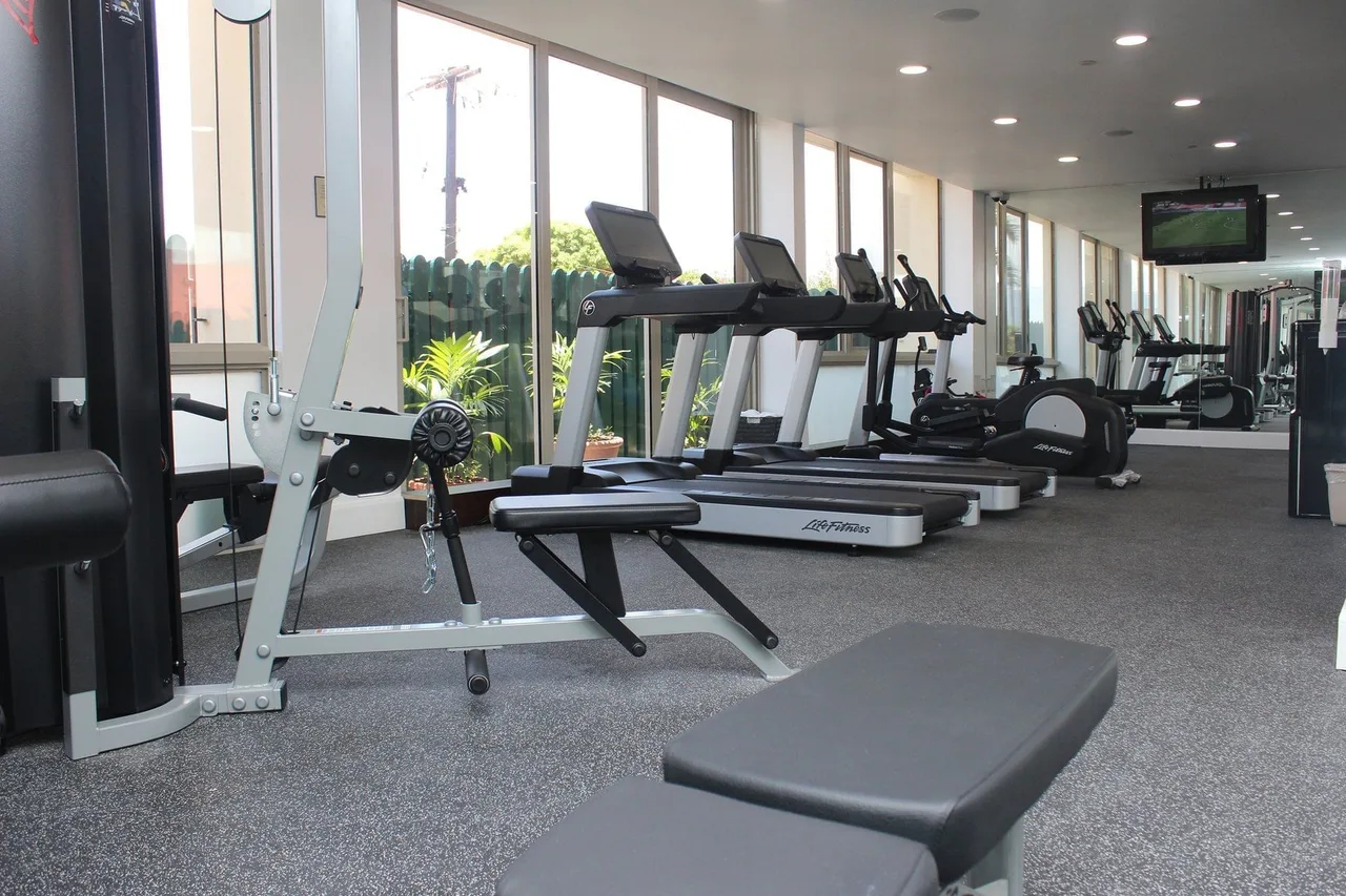 The Courtleigh Hotel &amp; Suites — rooms and atmosphere