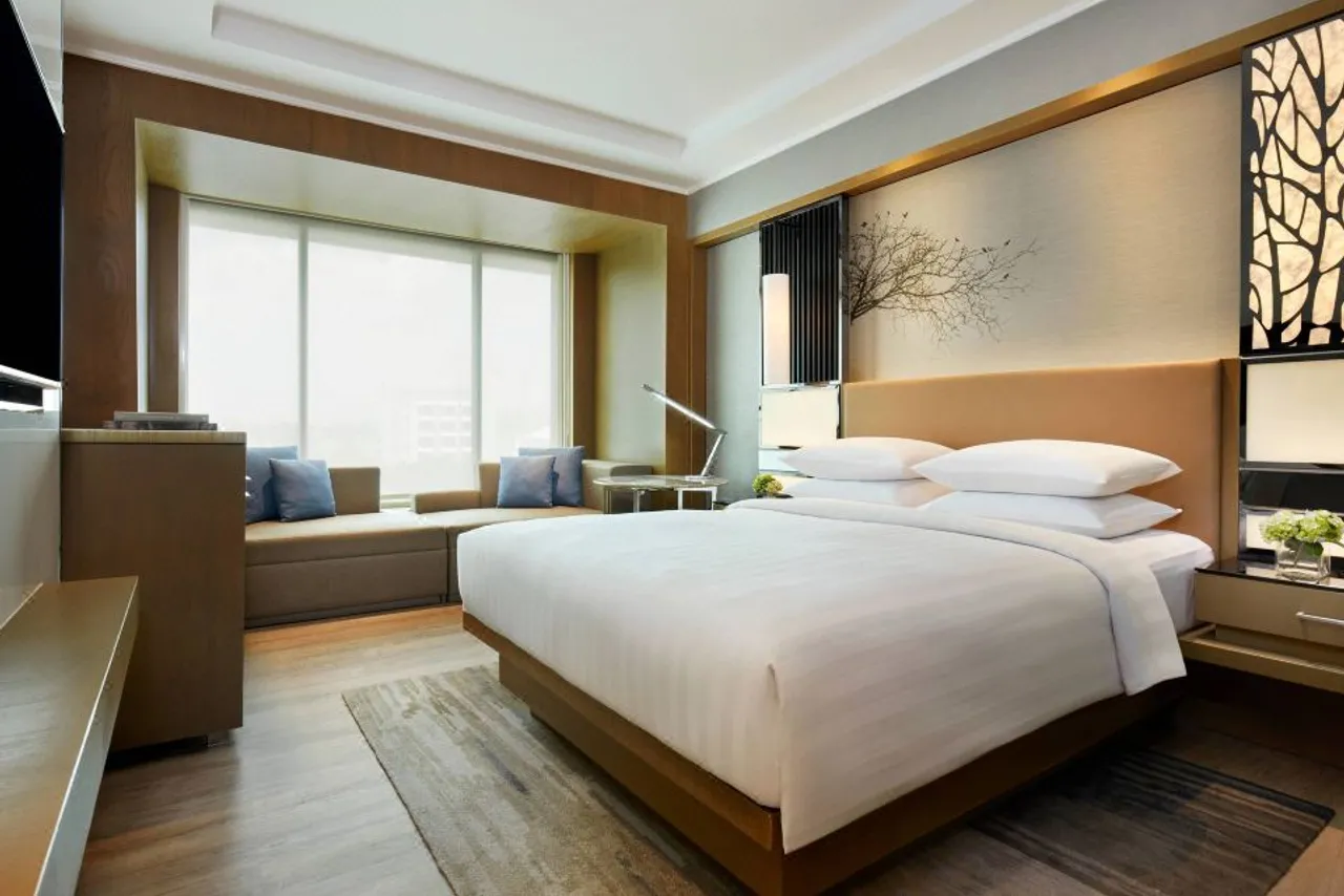 Courtyard by Marriott Bandung Dago — rooms and atmosphere