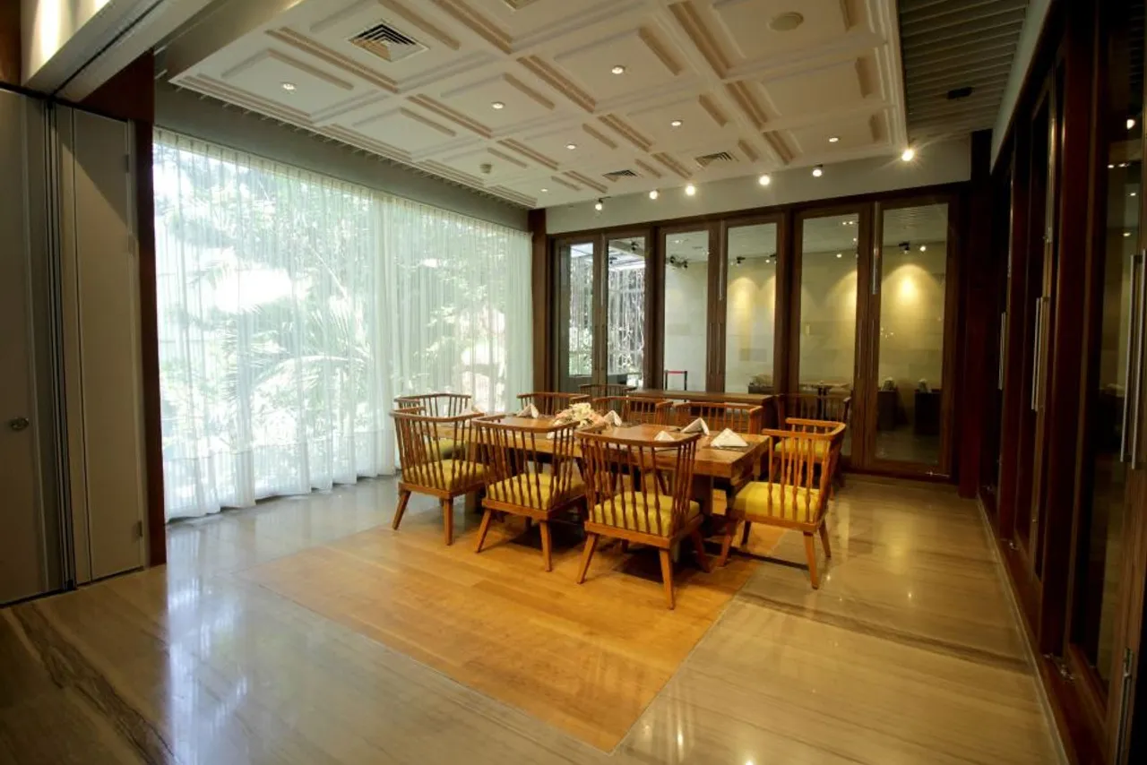 Courtyard by Marriott Bandung Dago — rooms and atmosphere