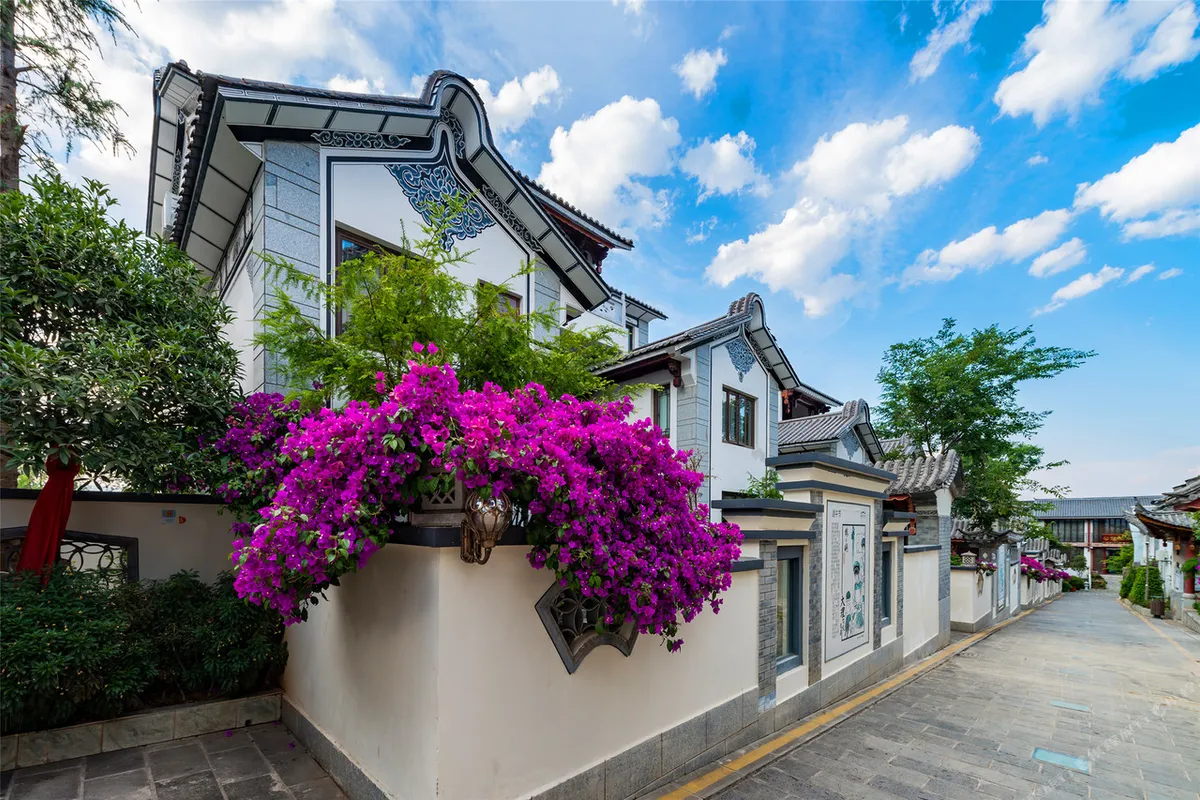 Courtyard Hotel Dali Ancient City — ภาพห้องพักและบรรยากาศ