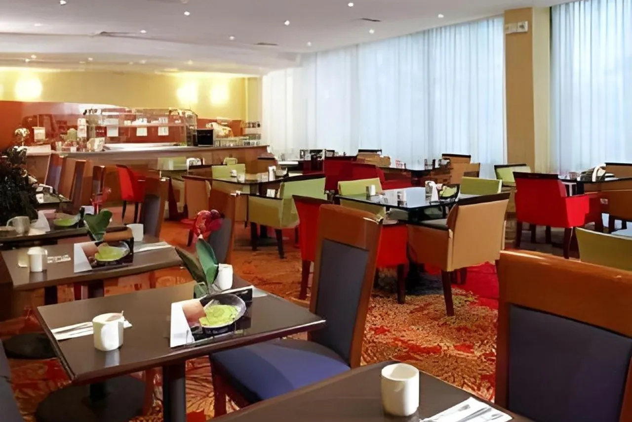Courtyard by Marriott Lyndhurst Meadowlands — rooms and atmosphere