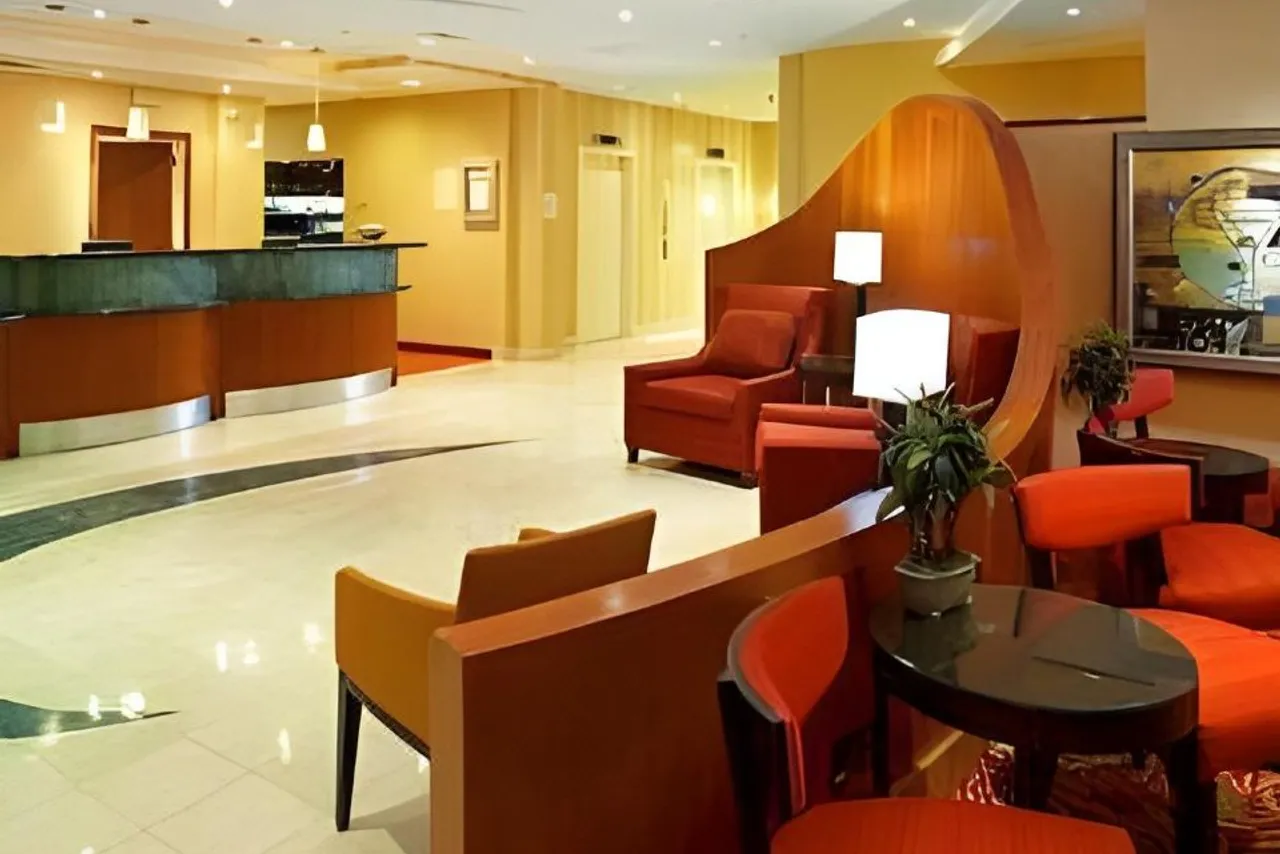 Courtyard by Marriott Lyndhurst Meadowlands — rooms and atmosphere