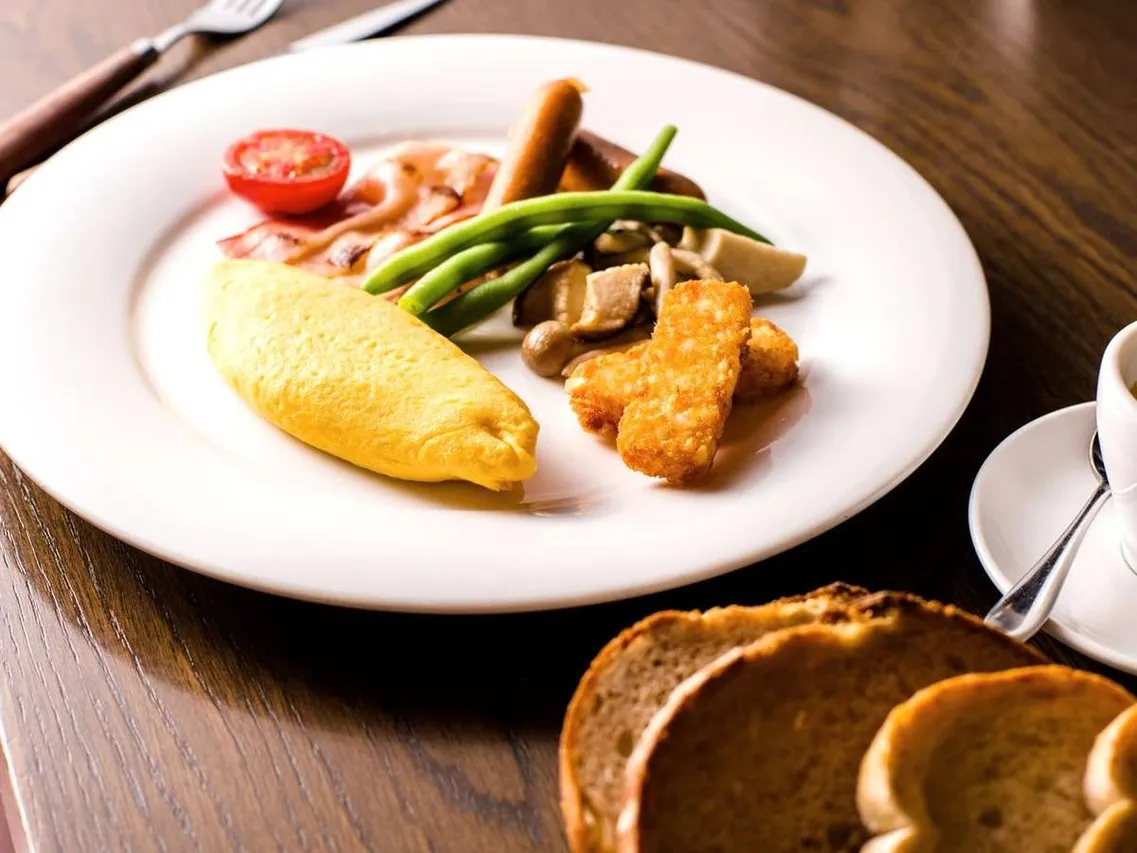 Courtyard by Marriott Tokyo Station — rooms and atmosphere