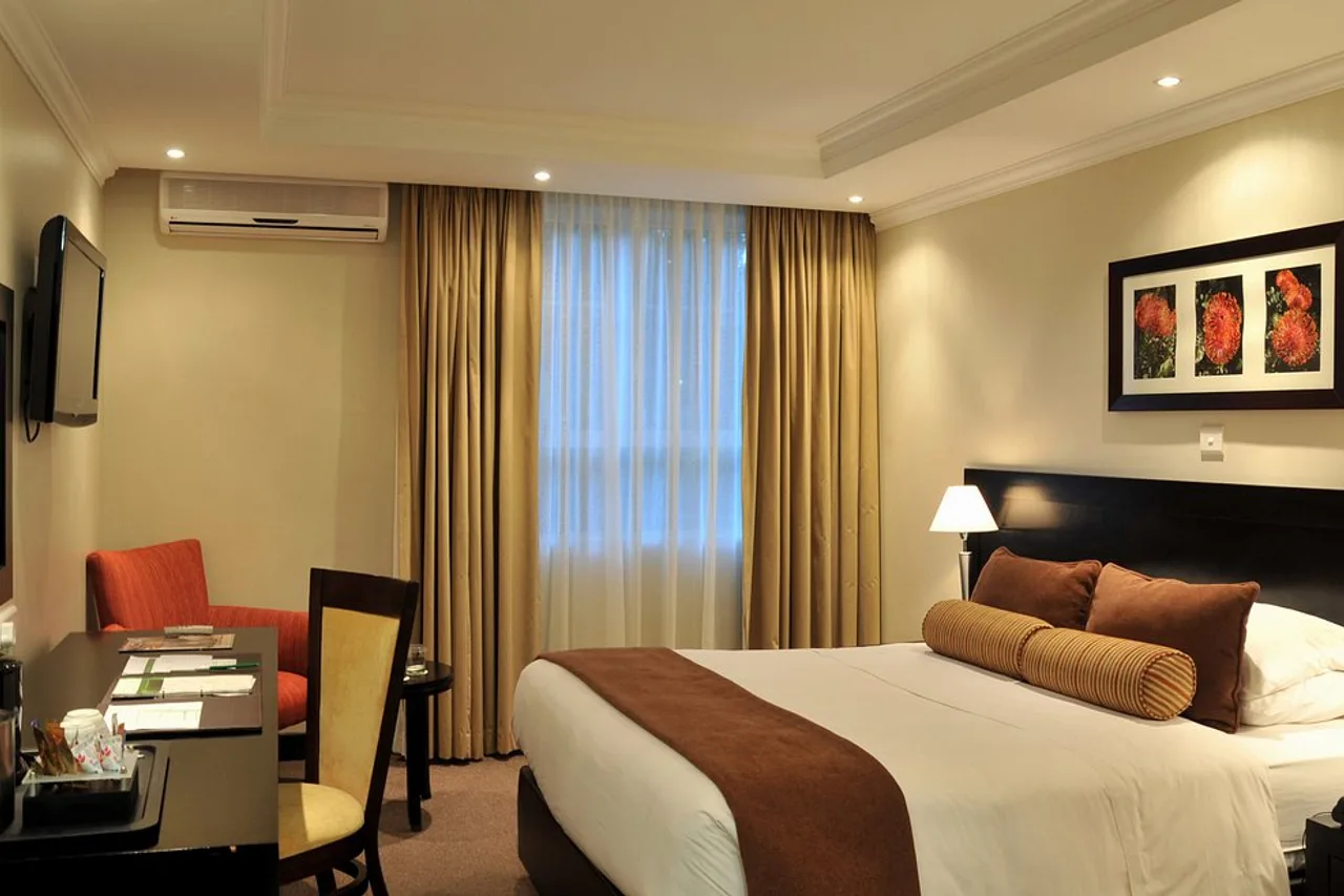 Cresta Lodge Gaborone — rooms and atmosphere