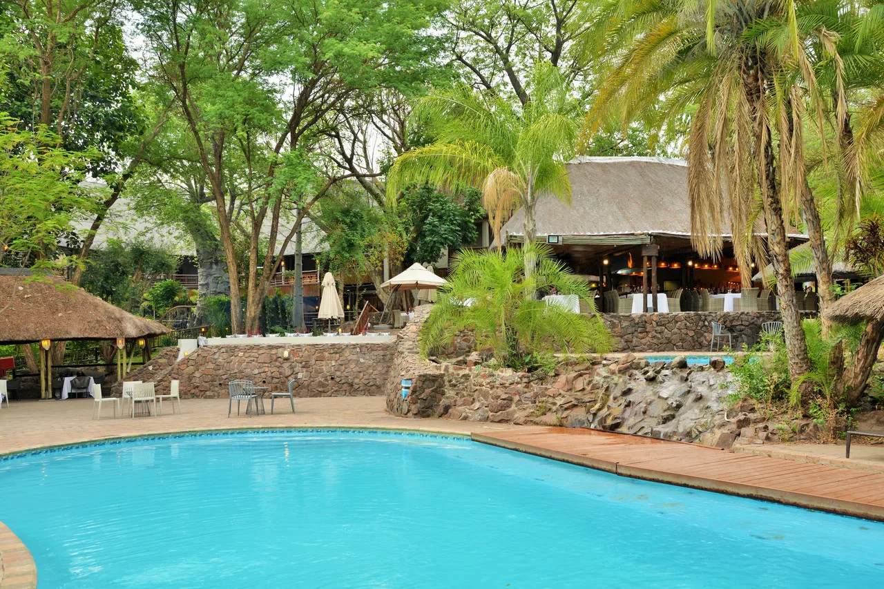Cresta Mowana Safari Resort & Spa — ภาพห้องพักและบรรยากาศ