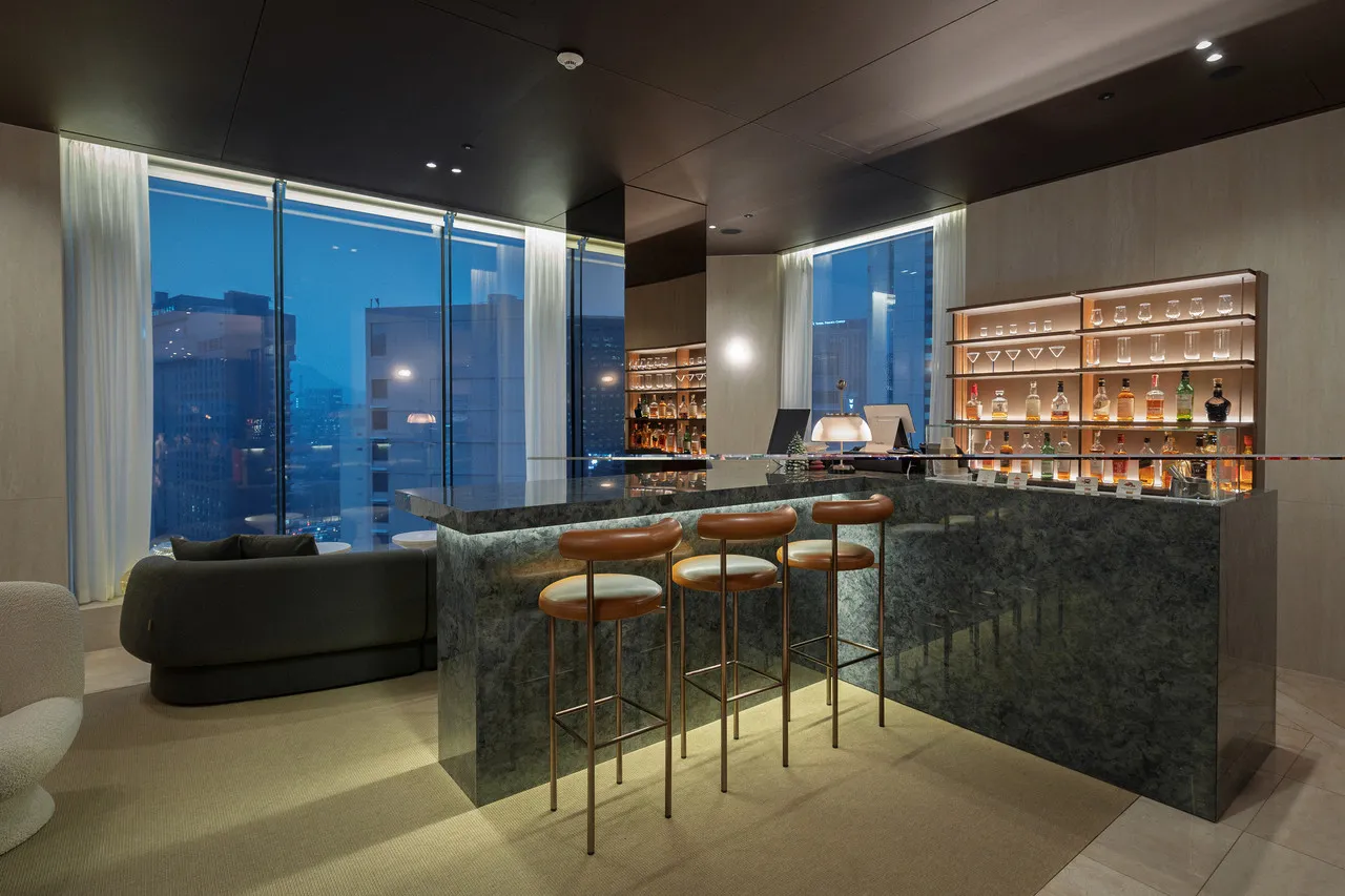 Crown Park Hotel Seoul — rooms and atmosphere