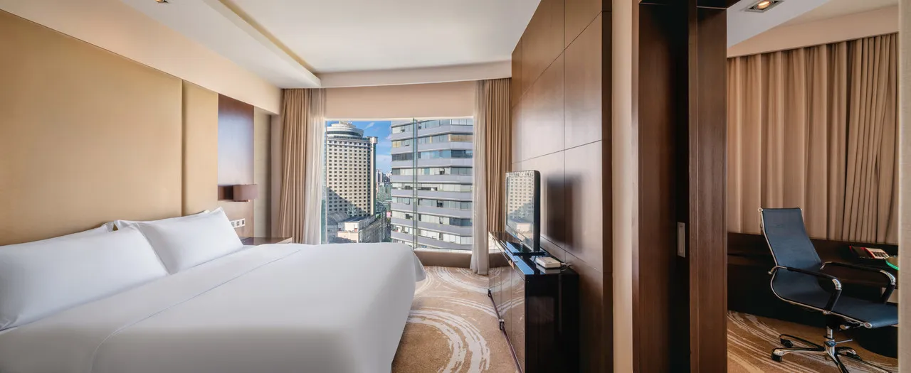 Crowne Plaza Kunming City Centre — rooms and atmosphere
