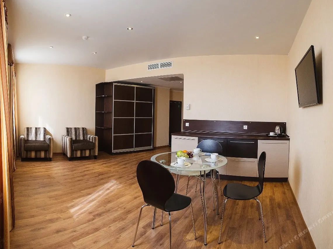 Crystal Hotel — rooms and atmosphere