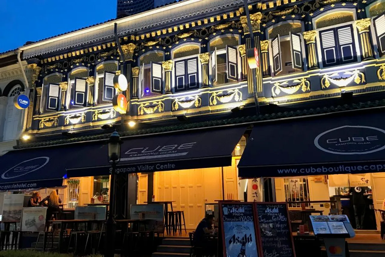 CUBE Boutique Capsule Hotel @ Kampong Glam — rooms and atmosphere