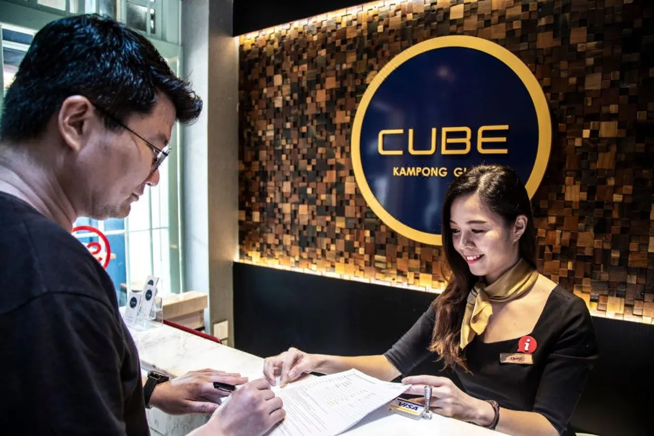 CUBE Boutique Capsule Hotel @ Kampong Glam — rooms and atmosphere
