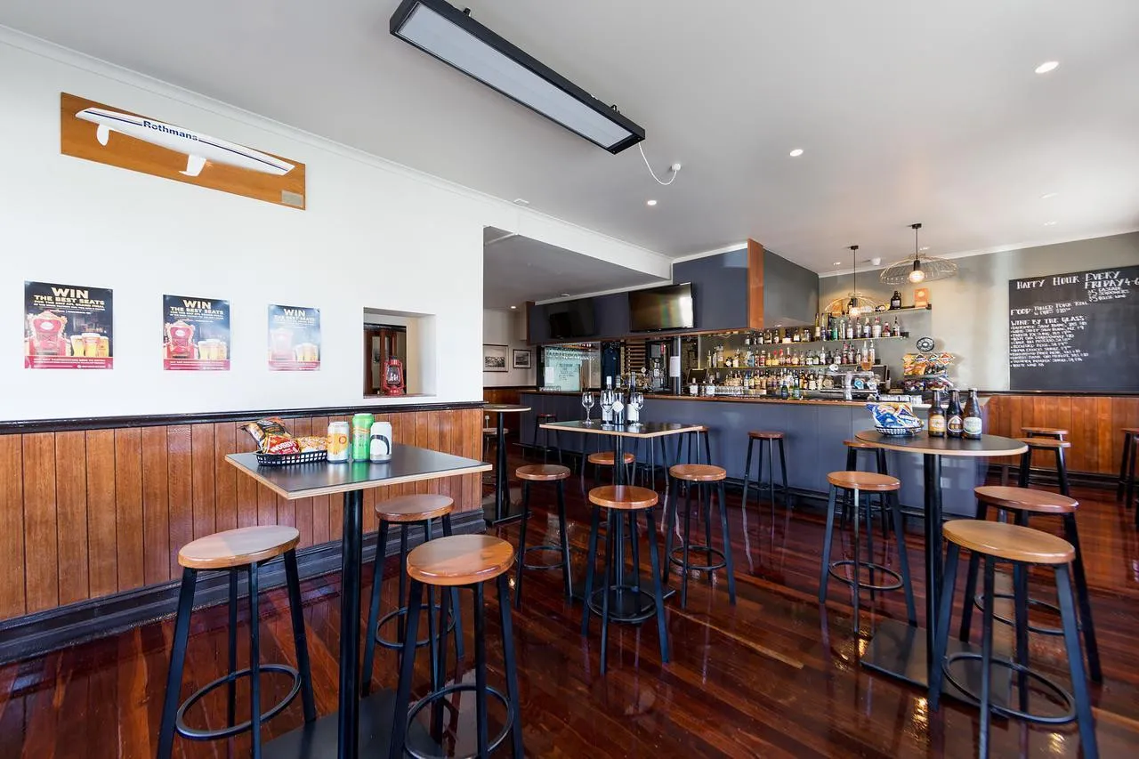 Customs House Hotel — rooms and atmosphere
