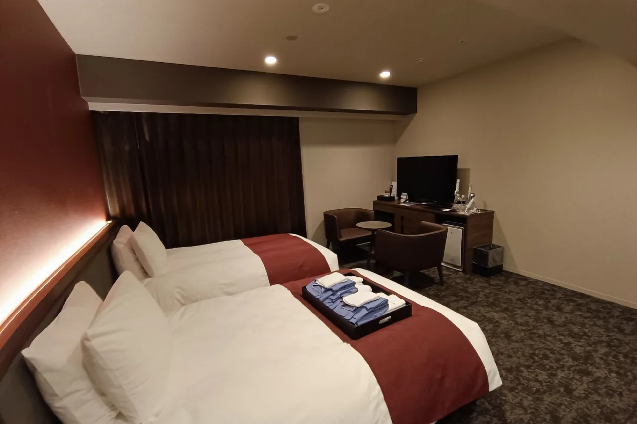 Daiwa Roynet Hotel Kagoshima Tenmonkan PREMIER — rooms and atmosphere
