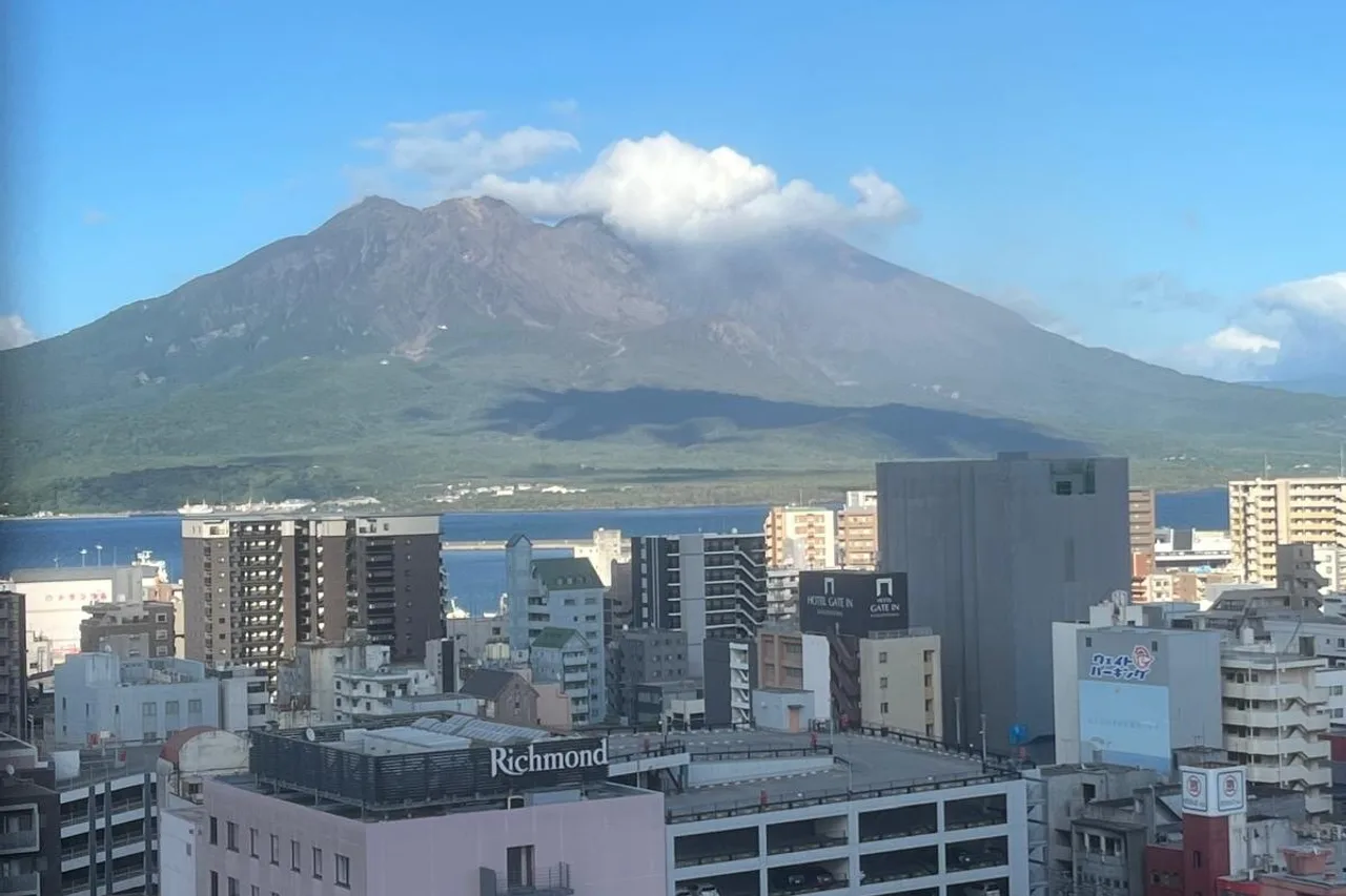 Daiwa Roynet Hotel Kagoshima Tenmonkan PREMIER — rooms and atmosphere