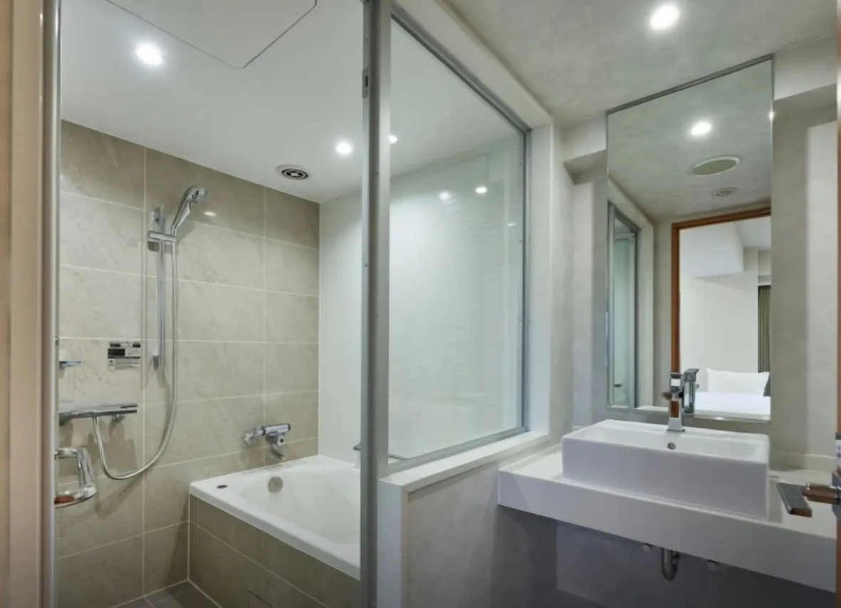 Daiwa Roynet Hotel Yokohama-Koen — rooms and atmosphere