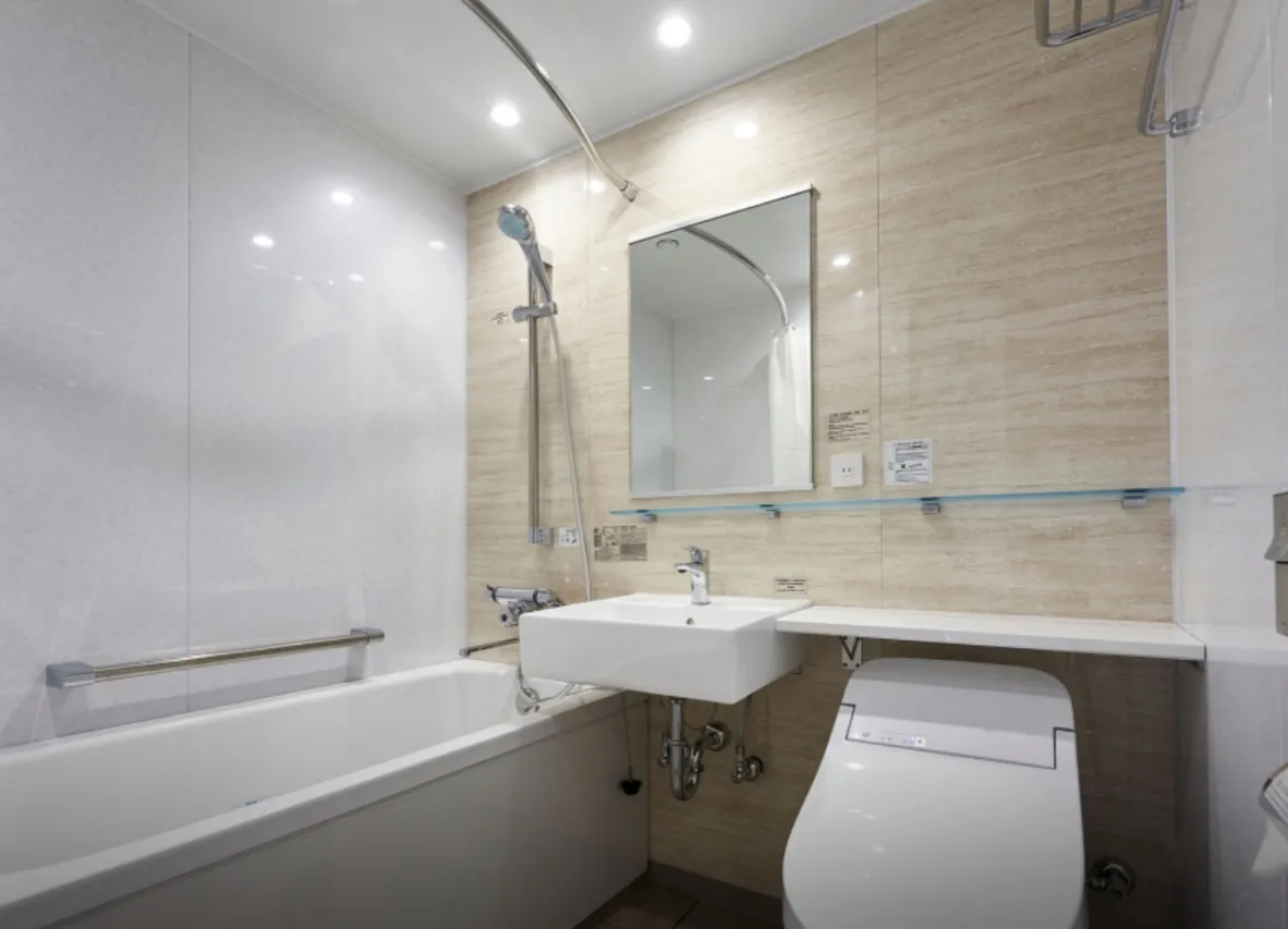 Daiwa Roynet Hotel Yokohama-Koen — rooms and atmosphere