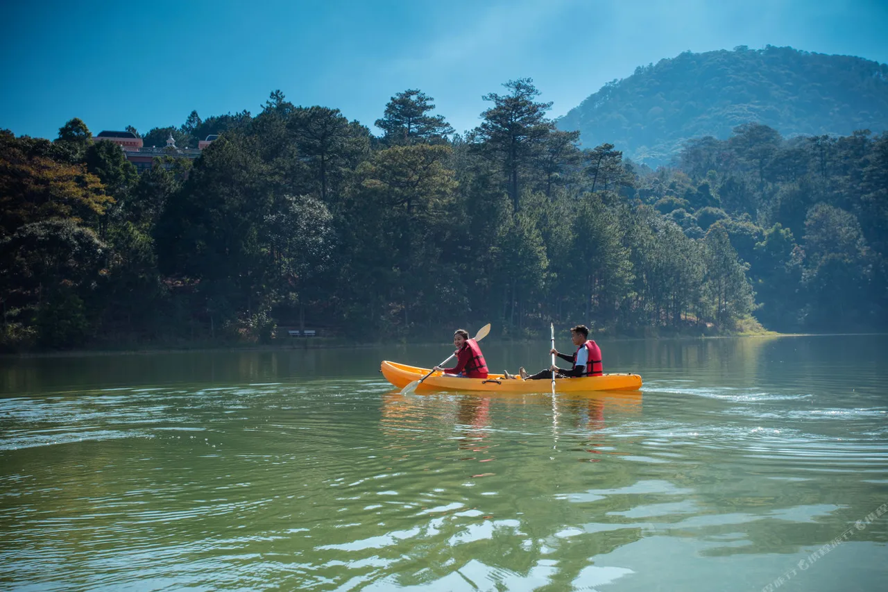 Dalat Edensee Lake Resort & Spa — rooms and atmosphere