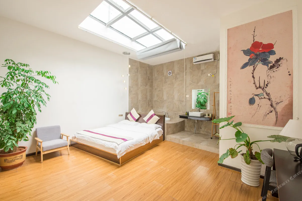 Dali Five Elements Hostel — rooms and atmosphere