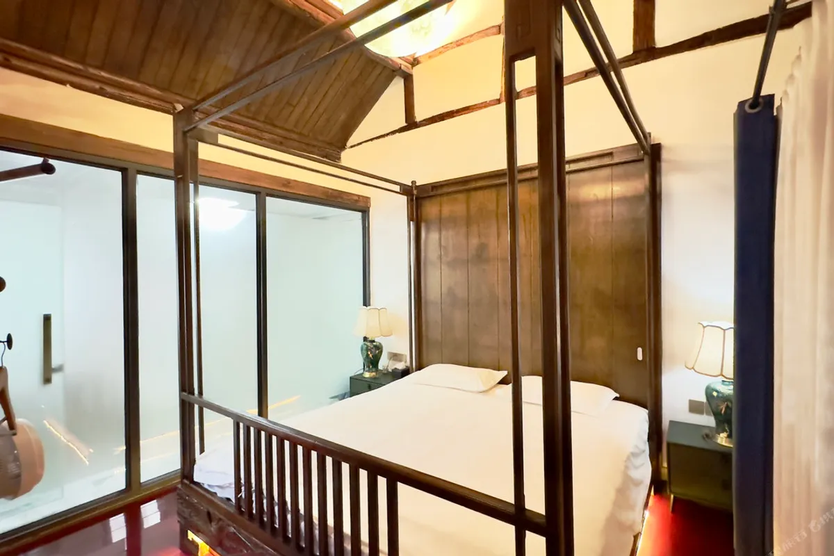 Dali Qingxin Garden Courtyard Hotel — rooms and atmosphere