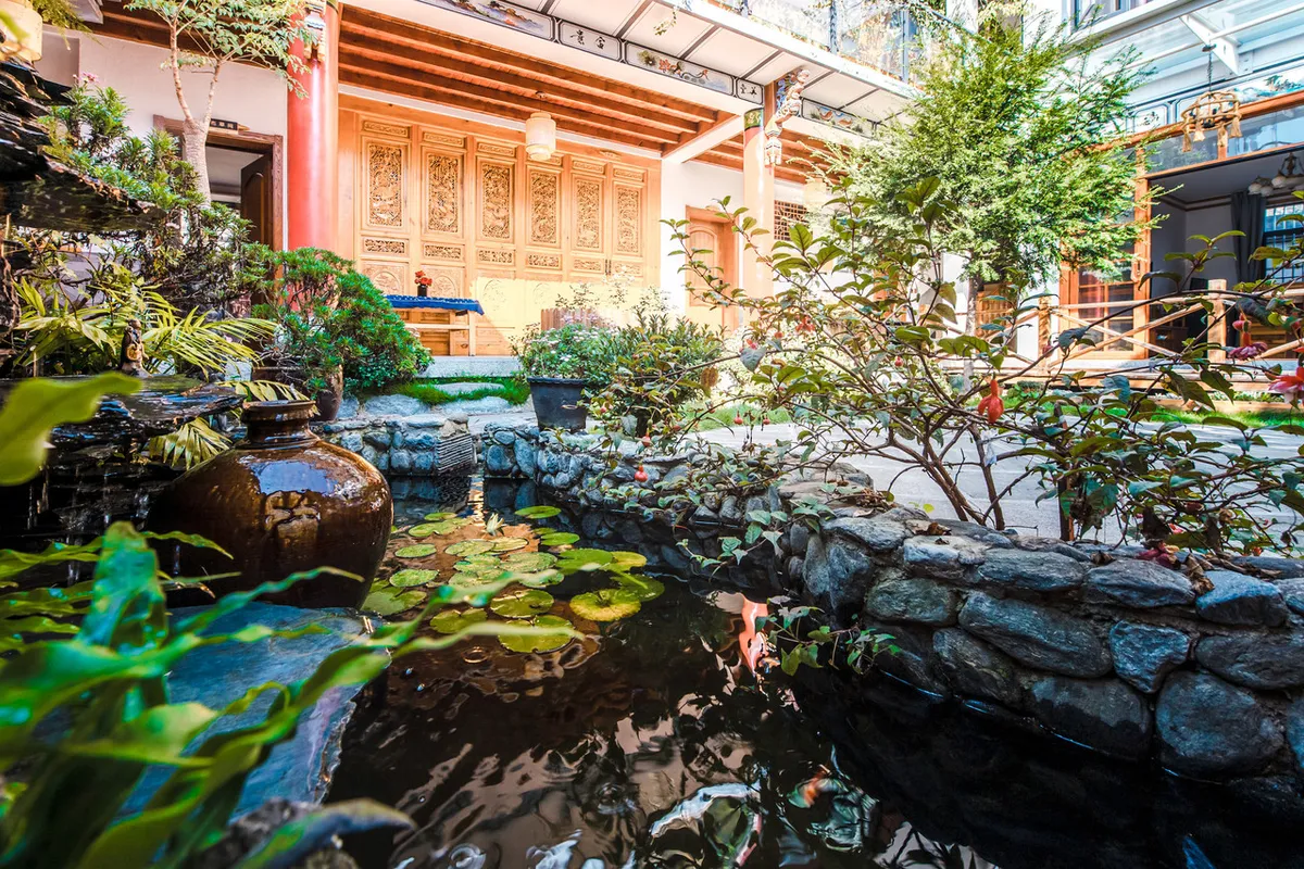 Dali Yunqi Chinese Inn — rooms and atmosphere