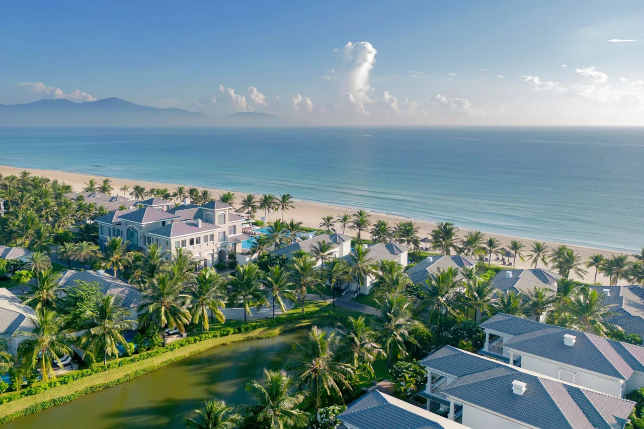 Danang Marriott Resort & Spa, Non Nuoc Beach Villas — rooms and atmosphere