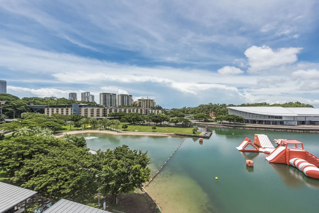 Darwin Waterfront Luxury Suites — rooms and atmosphere