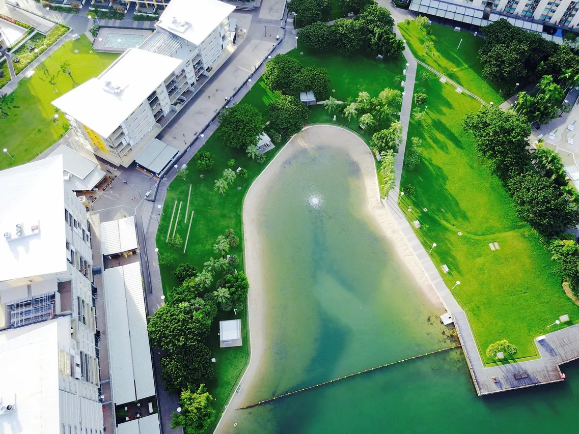 Darwin Waterfront Luxury Suites — rooms and atmosphere