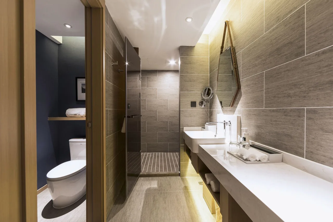 Days Hotel & Suites Luoyang — rooms and atmosphere