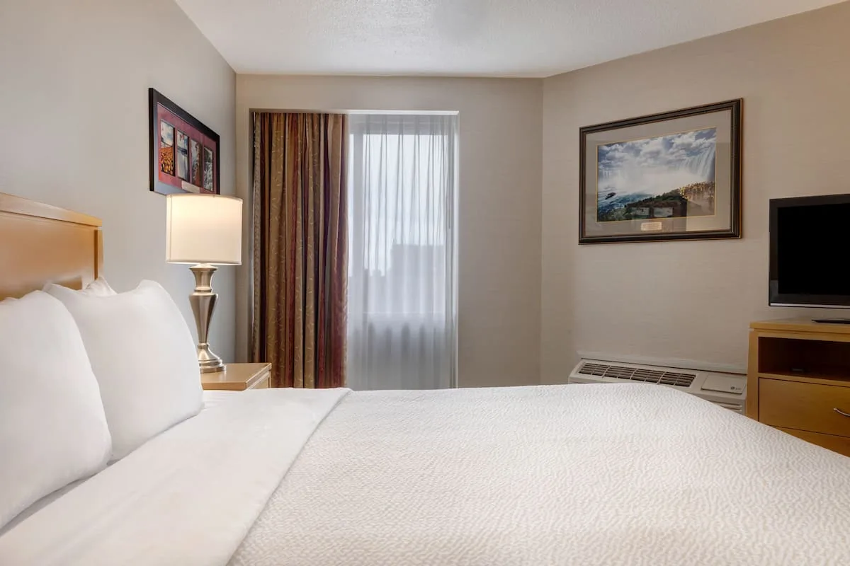 Days Inn by Wyndham Niagara Falls Near The Falls — ภาพห้องพักและบรรยากาศ