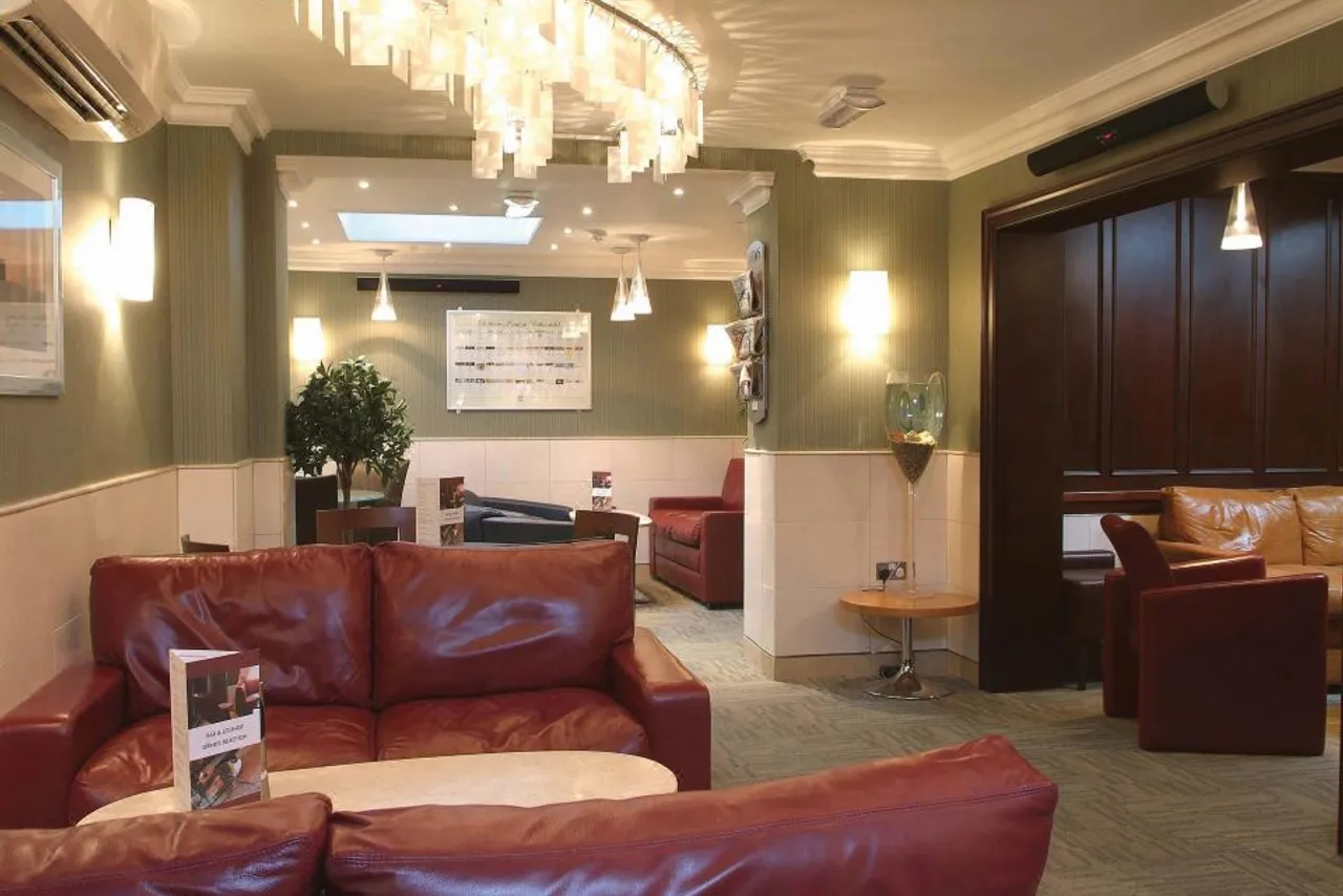 Dean Court Hotel, BW Premier Collection — rooms and atmosphere