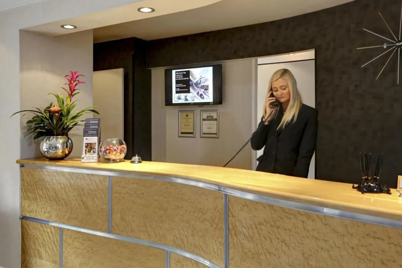 Dean Court Hotel, BW Premier Collection — rooms and atmosphere
