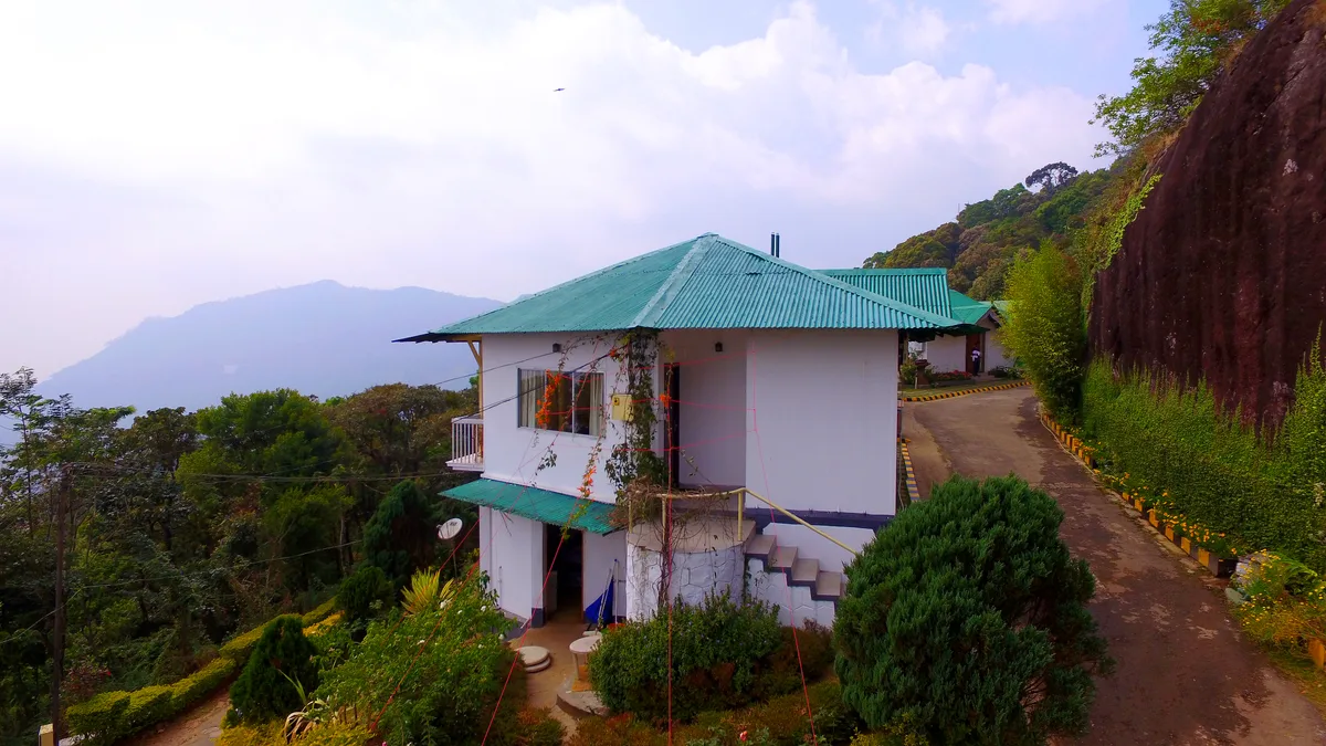 Deshadan Mountain Resort — ภาพห้องพักและบรรยากาศ